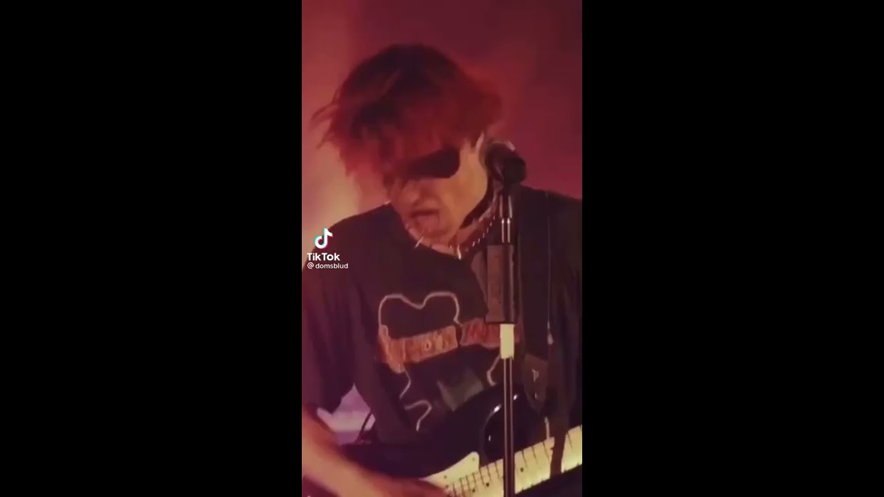 Yungblud Poforming This Mad Me Cry 