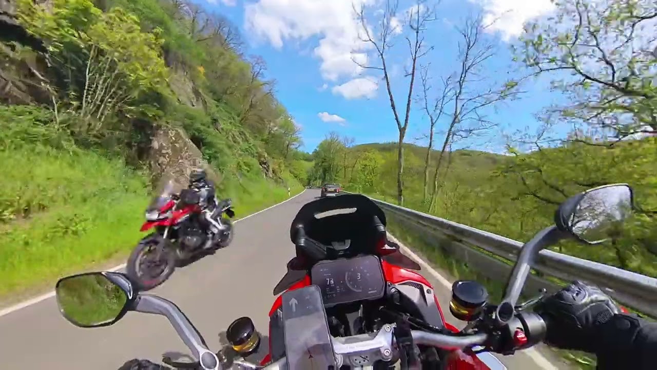 Multistrada V4 Pikes Peak - Full Akrapovic
