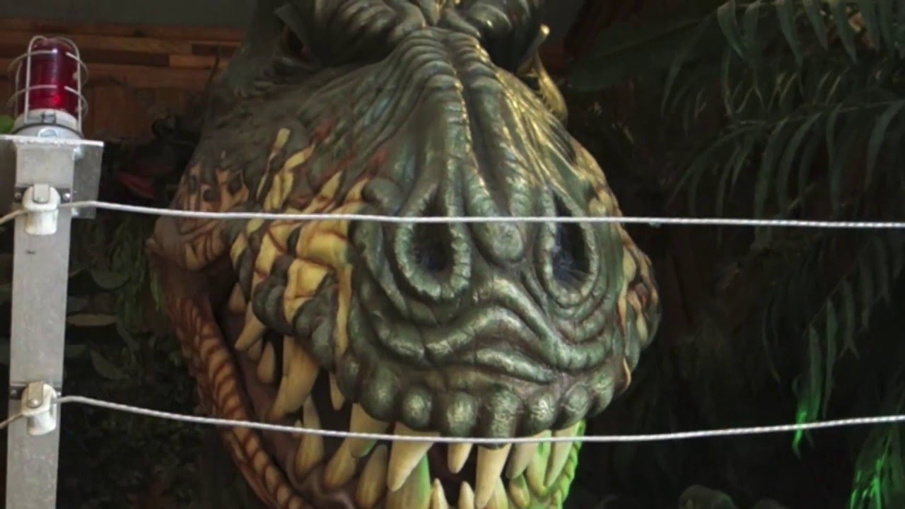 The robotic TRex at Wall Drug, South Dakota YouTube