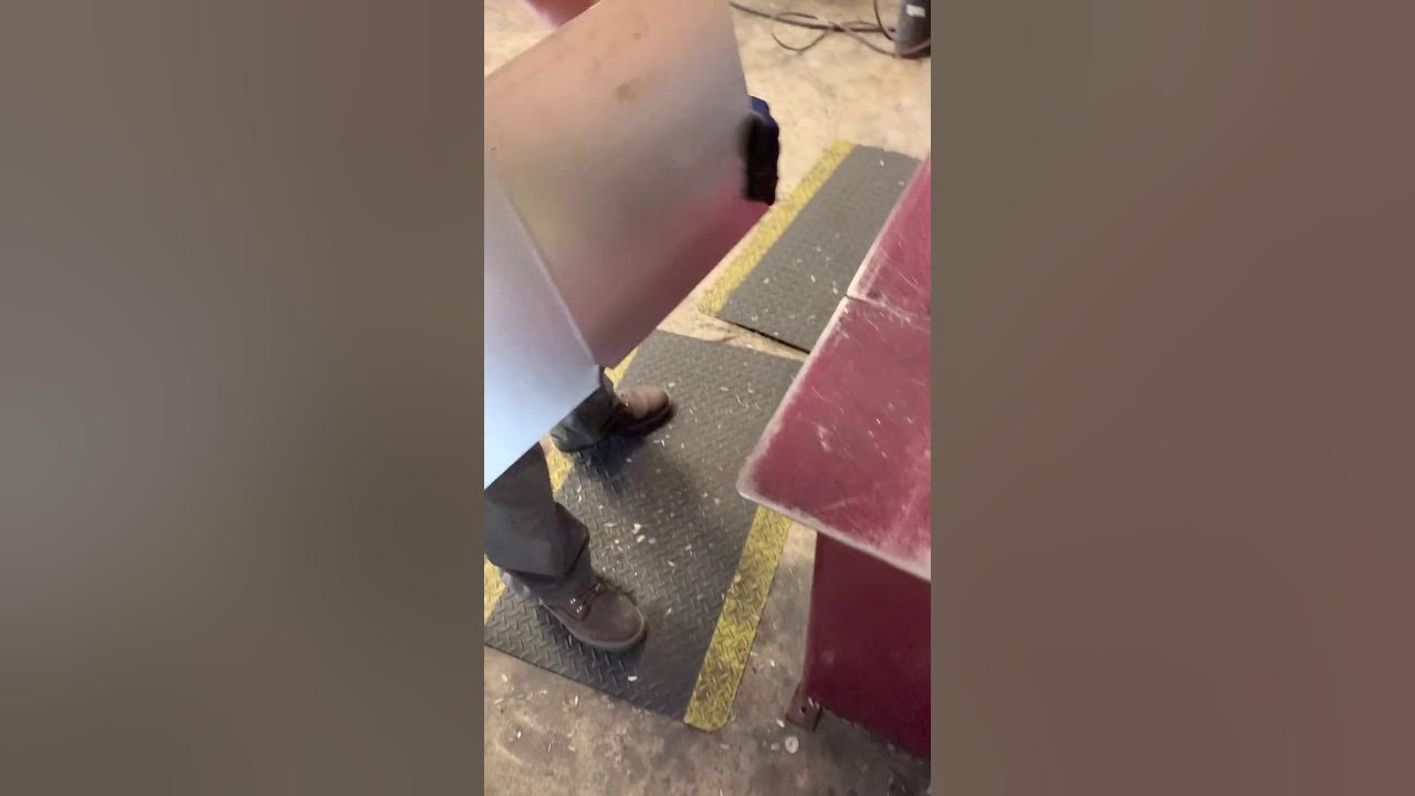 Rollforming the Drive Turn for Slip and Drive Duct YouTube