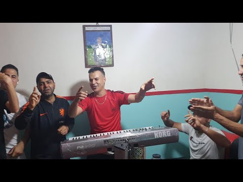 من شرجمكم طليتي قنبلة الموسم اللتي هزت القلوب تعود بنا للزمن الجميل سيمو الغوباشي