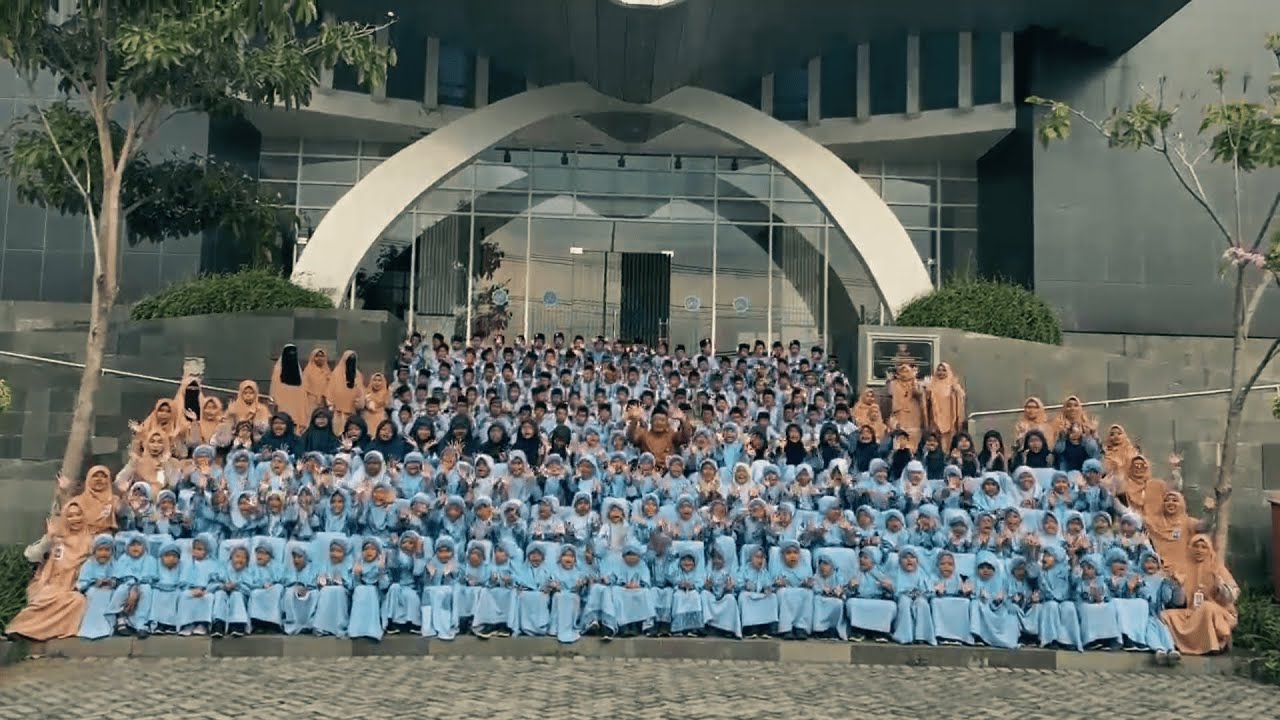 TERIMA KASIH GURUKU (COVER BY SD MUHAMMADIYAH 1 PEKAJANGAN)