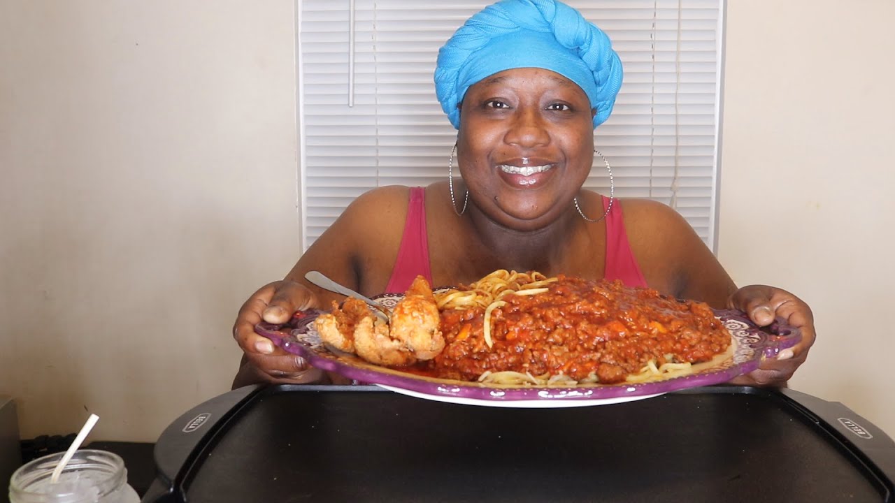 SPAGHETTI AND FRIED CHICKEN CHALLENGE (TAREEKA TEXASTEE CHALLENGE)