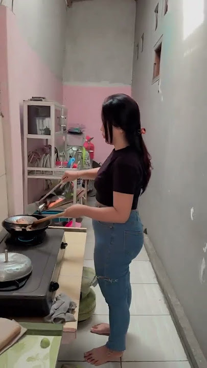 Cewe cantik kalo lagi masak suka bikin ngakak 😂 #vlog #prank #storywhatsapp