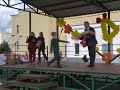 Глава Ржевского района Михаил Петрушихин вручает школьную форму в п  Есинка