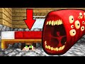 Я СКРЫВАЮСЬ ОТ ПОЕЗД ПОЖИРАТЕЛЬ ПОД КРОВАТЬЮ В МАЙНКРАФТ SCP TRAIN EATER MINECRAFT