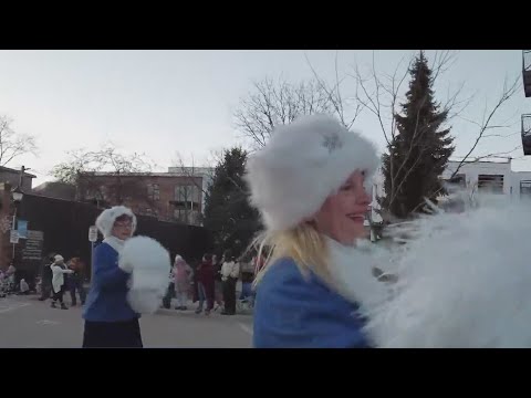 Christmas parade makes emotional return to Waukesha, Wisconsin | Morning in America