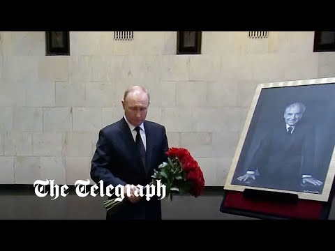 Putin pays respects to former Soviet President Gorbachev