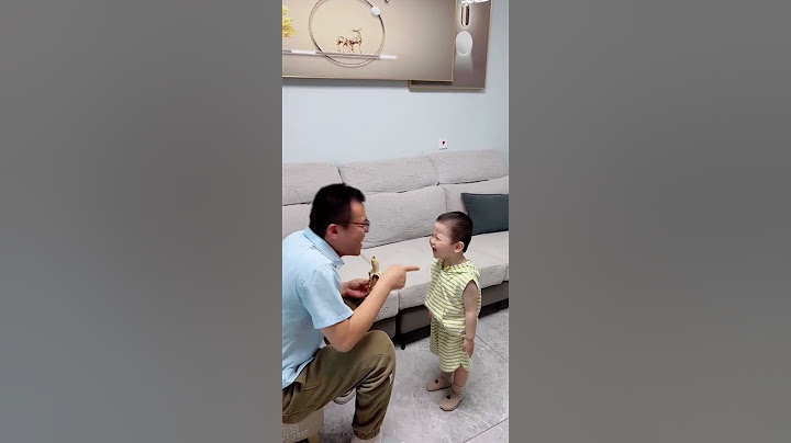 爸爸正在教儿子喊爸爸！不料宝宝却喊出了360度大转弯😂#爸爸带娃 #喜爱度激励计划 #快成长计划 #潮流生活成长之星【HI! 小兜兜】#funny #baby #cute #人类幼崽成长记 #爸爸