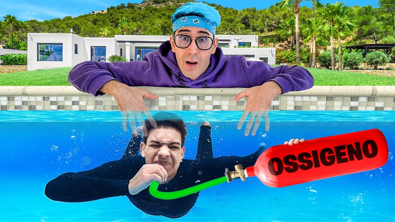 NASCONDINO con 10 PERSONE in TUTTA la STREAM HOUSE 2.0 (si nasconde sott'acqua)