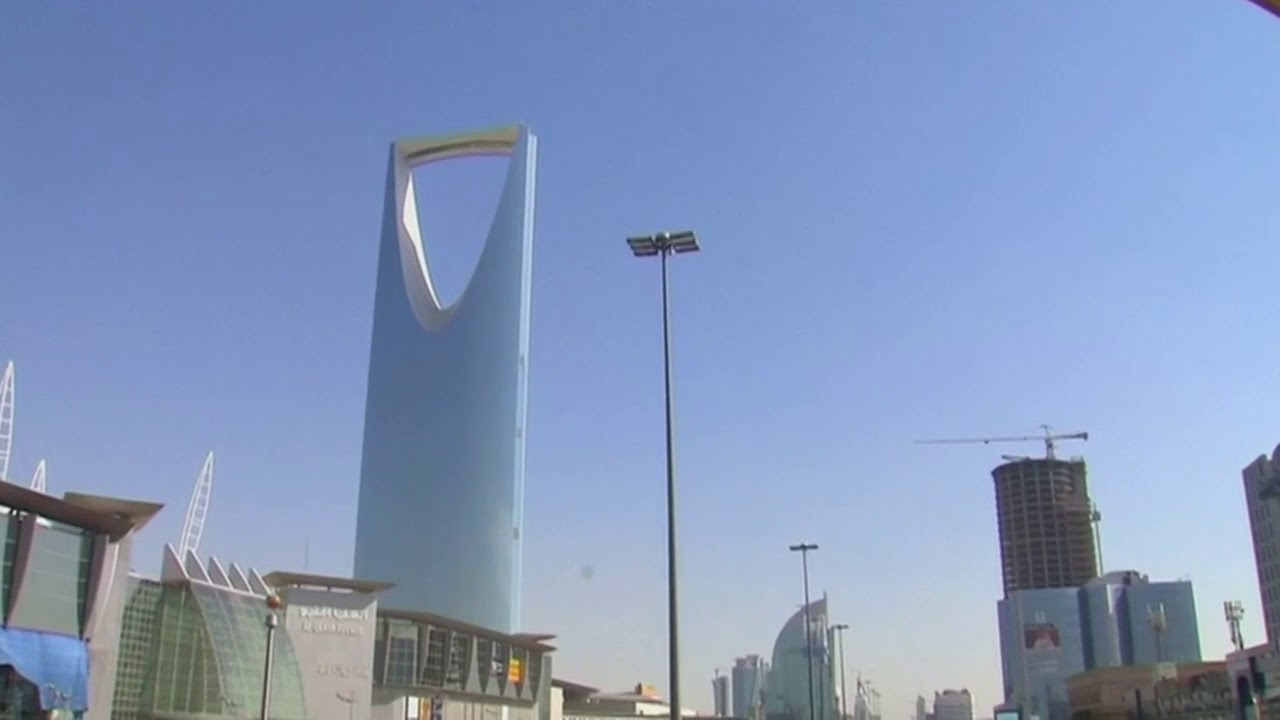 Saudi king issues decree allowing women to drive