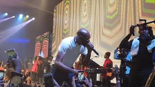 2baba and wizkid perform together at wizkid the concert dec 25 2017
