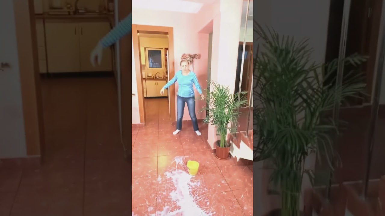 Funny prank #prank #funny #funnyprank #prank #viral #trending #scareprank #scared #haha #use #fyp