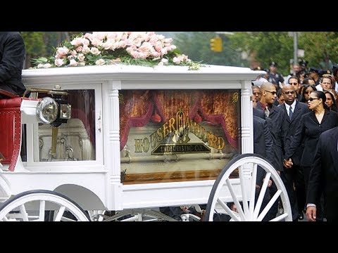 Aaliyah - Her Funeral in 2001 (News Coverage)