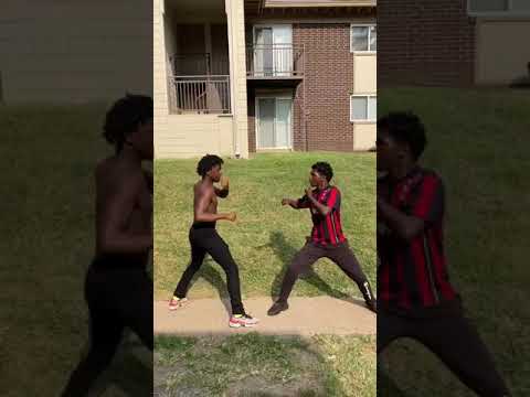 ghns bigo Fight in st Louis^-boy got rob for his gun