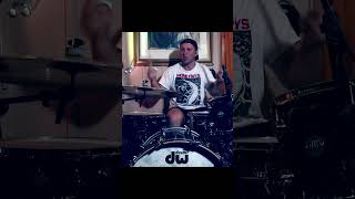 One of the GOAT Drum Tracks.. Raw⚔️🥁 #drumming #nooneknows #drumcover #davegrohl  #qotsa  #shorts