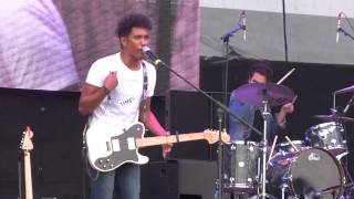 Black Kids Look At Me (When I Rock Wichoo) Live Corona Capital Mexico 2014