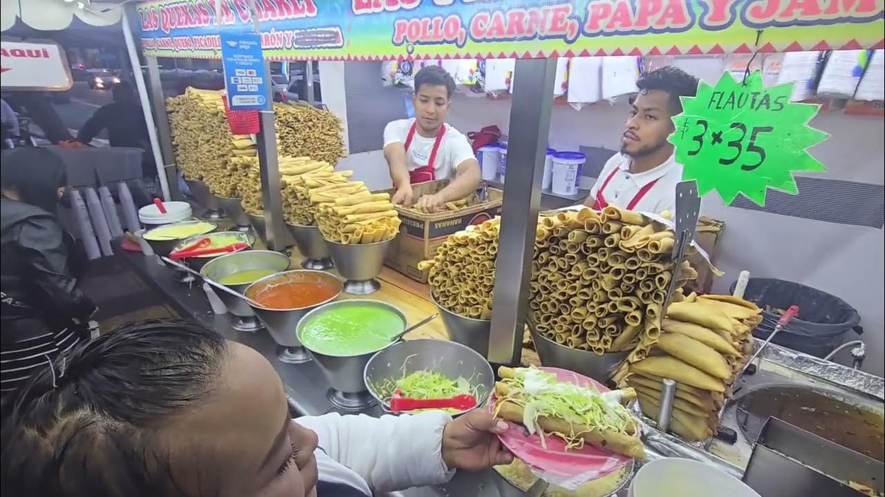 Flautas Revolución (Flautas Charly) Outside Metro Revolución in the