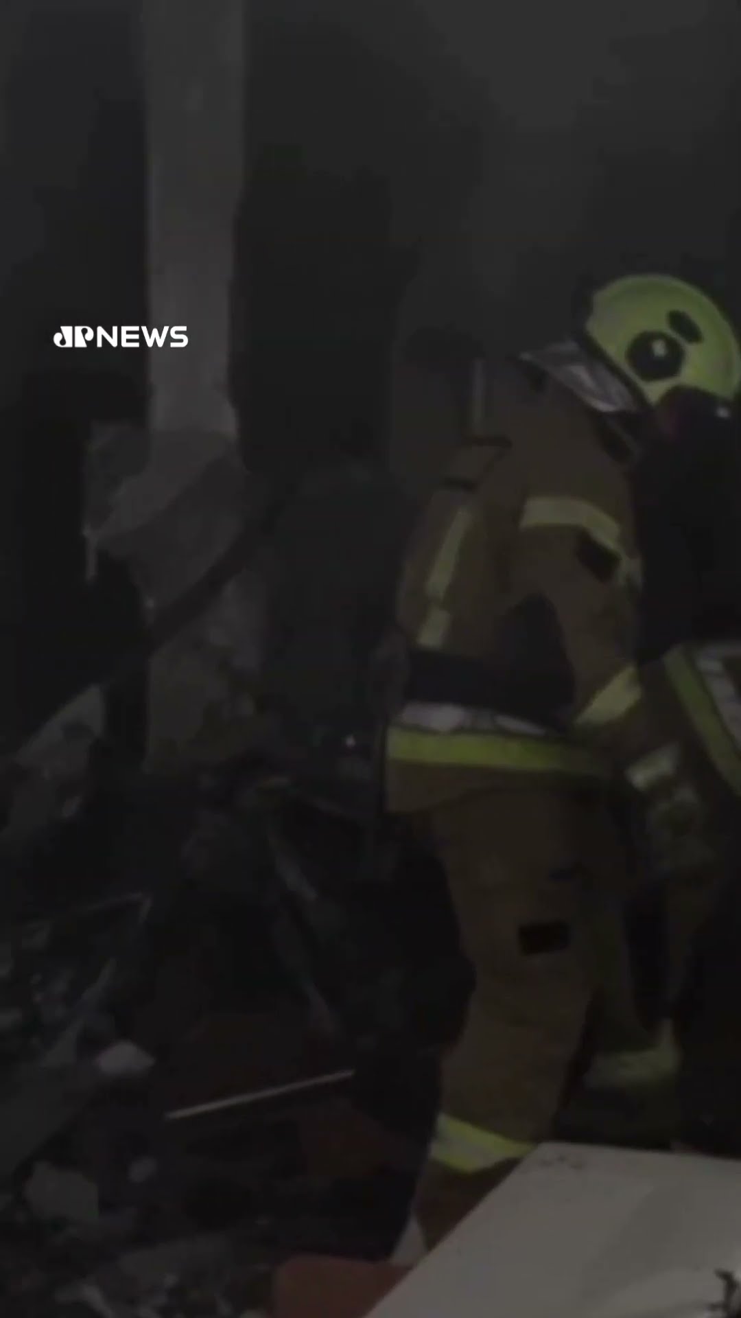 Ataque russo deixa um morto e vários feridos em Kiev #shorts