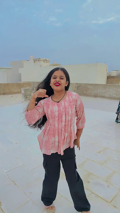 gulabi gulabi Tor gal Gulabi #song #music #popular #tren#Bhojpuri song