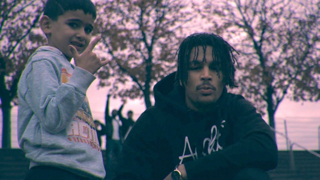 Booz - Der Boy (prod. KimboBeatz) // JUICE Premiere - YouTube