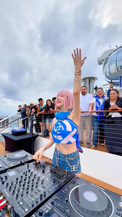 #dj #dance #poolparty #djsoda