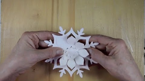 Sizzix Snowflake Ornament Crafting with Brenda Walton