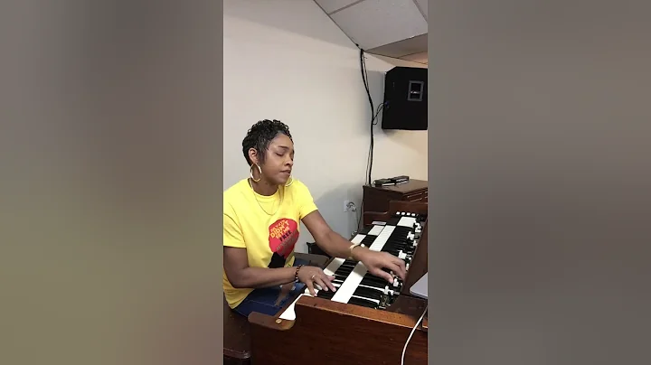 Dominique Johnson Plays Perfect Peace On Hammond O...