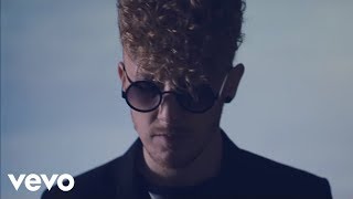 Video thumbnail of "Daley - Broken"