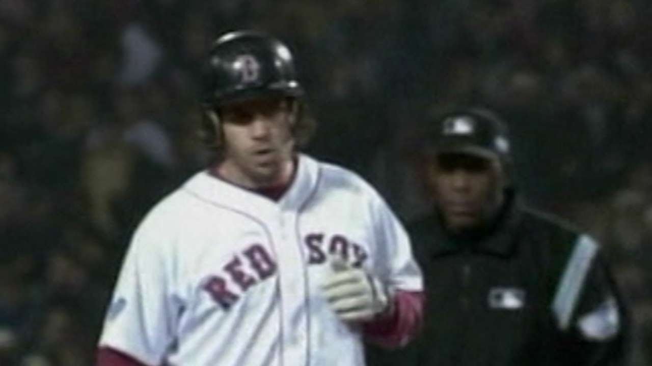 WS2004 Gm2: Red Sox take 4-1 lead on Bellhorn double 