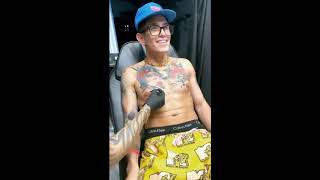 LENNY TAVAREZ luciendo sus tatuajes y grabando su CUERPO antes y  después de hacerse piercing Pezón