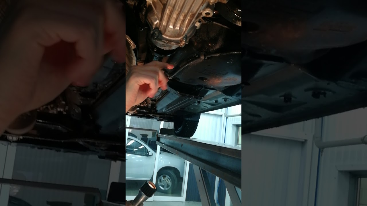 Осмотр днища автомобиля