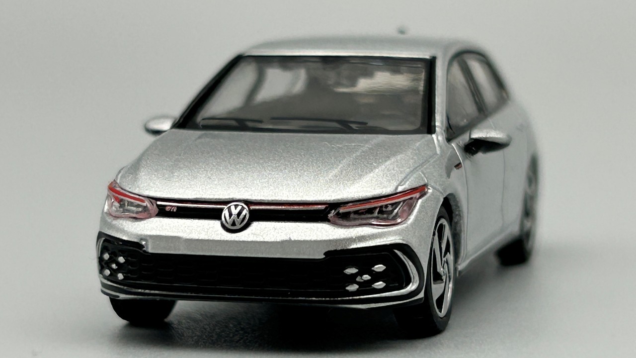 1/43 VW Golf シルバーメタリック2020MY 1/43 VW Golf シルバーメタリック2020MY 🇺🇦 1/43 AutoArt Volkswagen