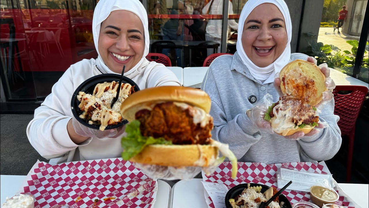 تحدي علي أحر سندوتشين في العالم🥵والعقاب في الحمام🤣