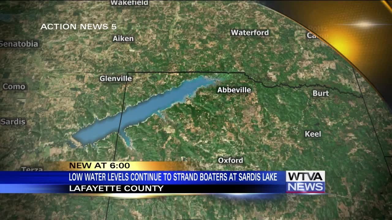 Stranded boaters rescued on Sardis Lake - YouTube