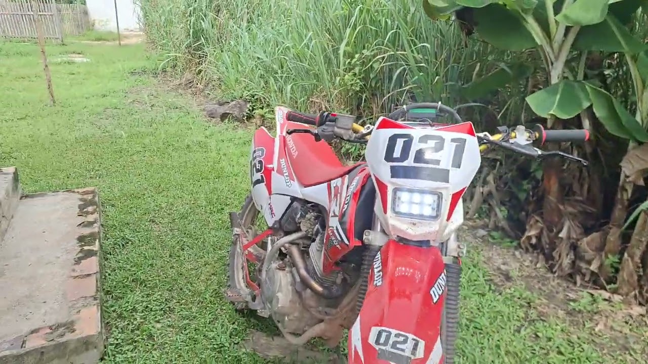 Crf230f com injeção eletrônica.