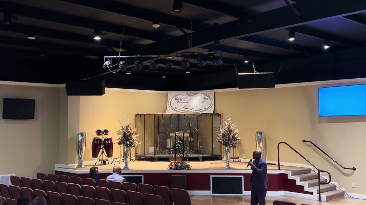 Pastor Walter Davis Jr. 