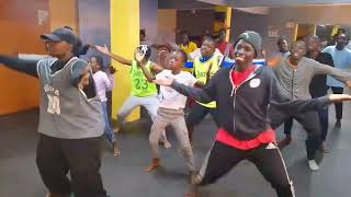 Al Xapo, Benzoo & EeQue - SNOKONOKO (Official Dance Video) #Snokonoko #AlXapo