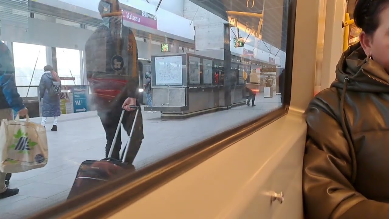 U - Bahn  Wien V Wagen Mitfahrt U2 Volkstheater - Aspernstraße