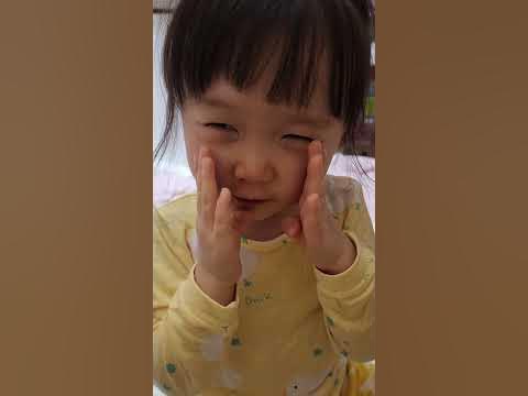 기도하는 아기ㅋㅋㅋㅋ발음..모름....😂 #기도#기도하는아기#무슨말이지 - Youtube