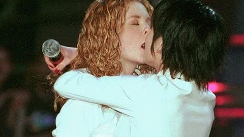 t.A.T.u -  Nas Ne Dogonyat - MTV Russia (2001 Audio HD)