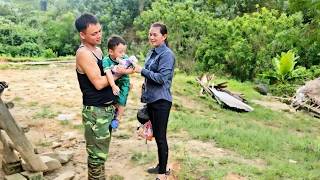Huy was delighted when Vong and her son unexpectedly came to visit