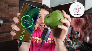 ¿Cómo cargar tu teléfono con FRUTA?  | Tik Tok Hacks #2