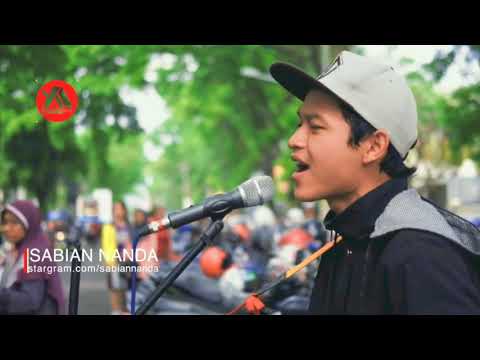Free Download Bikin Baper Suara Nya, Menemukanmu - Seventeen Cover Musisi Jalanan. Mp3 dan Mp4