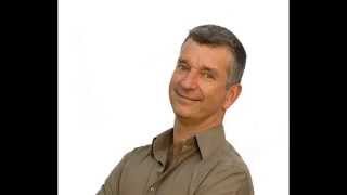 Tony Hawks sings The Muppet Show Theme to the tune of A Whiter Shade Of Pale