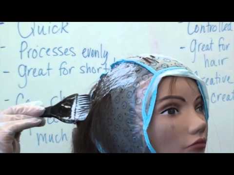 Videó: Egyszerű módszerek a haj húzására egy kiemelő sapkán keresztül