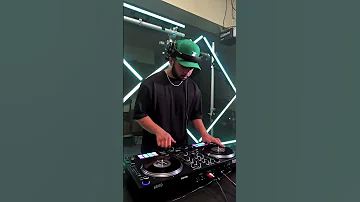 Dj Jehred Showing Us His Skills On Hercules Audio S T7 Shorts 