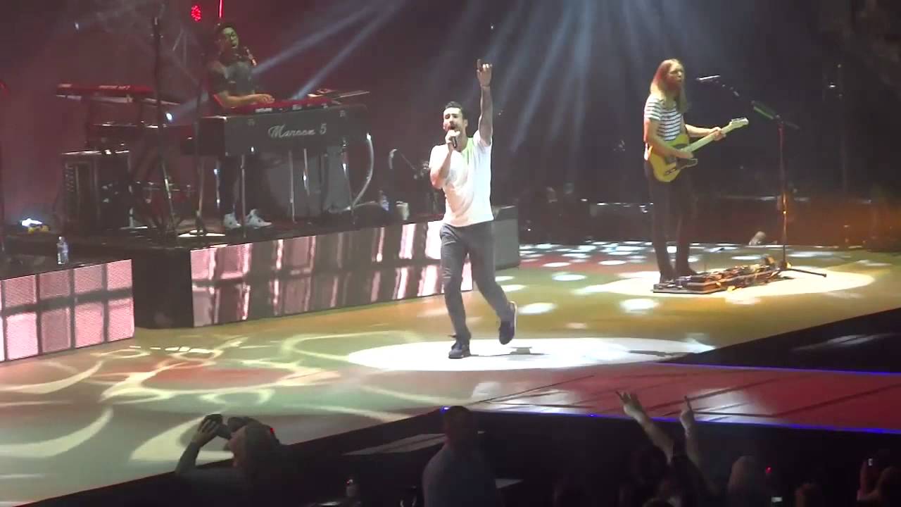 Maroon 5 (2014) - Makes Me Wonder Live at The O2 Arena London - YouTube