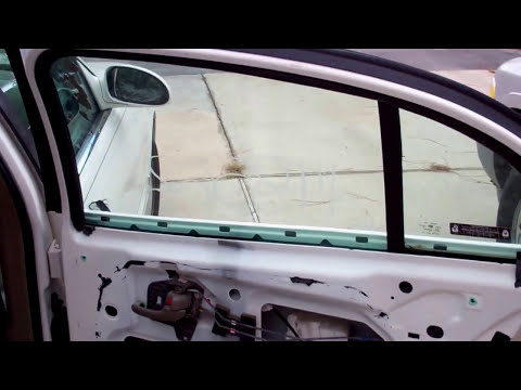 Video: Ինչպե՞ս եք մարտկոցը փոխում 2002 թվականի Buick LeSabre- ում: