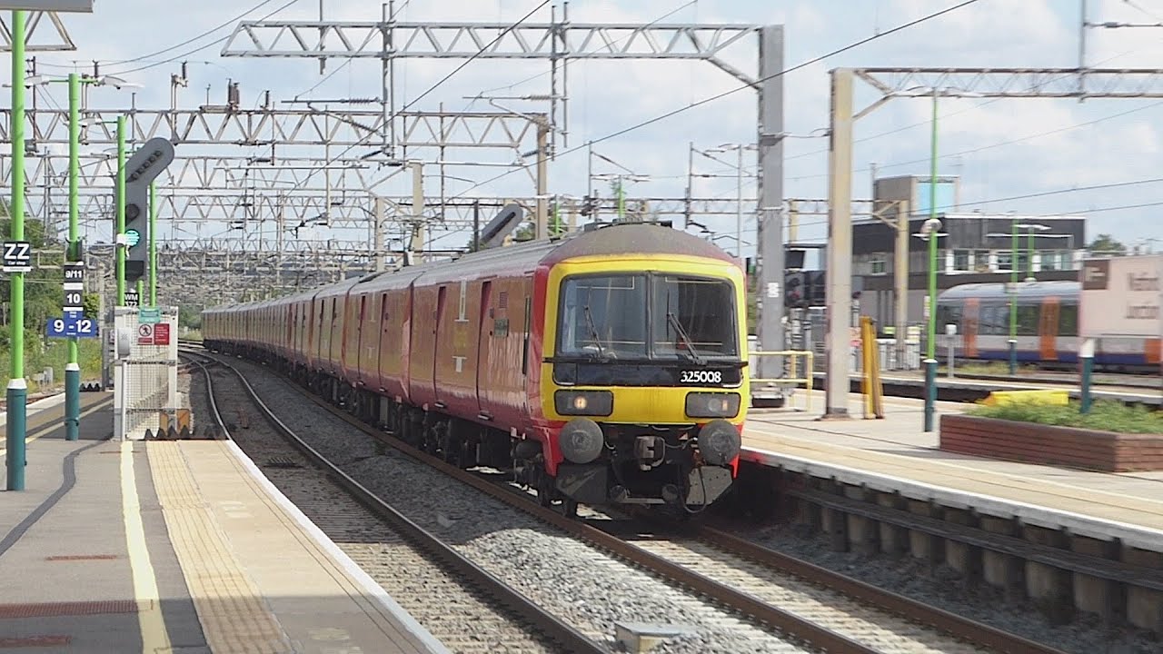 triple-royal-mail-class-325-passes-watford-junction-19-6-23-youtube